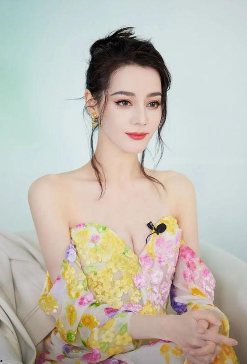 迪丽热巴新拍的照片